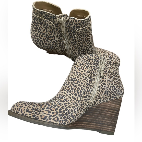 Lucky Brand Yabba Leopard Print Ankle Wedge Booties 7.5 Eyelash Leopard NWOT - Picture 9 of 14